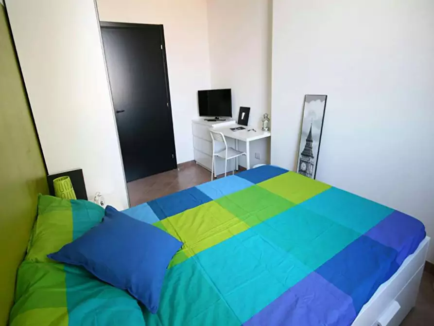 Immagine 5 di Camera in affitto  in Via Gustavo Fara a Milano