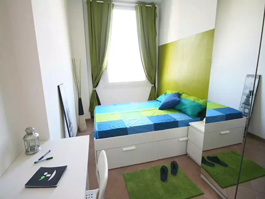 Immagine 9 di Camera in affitto  in Via Gustavo Fara a Milano