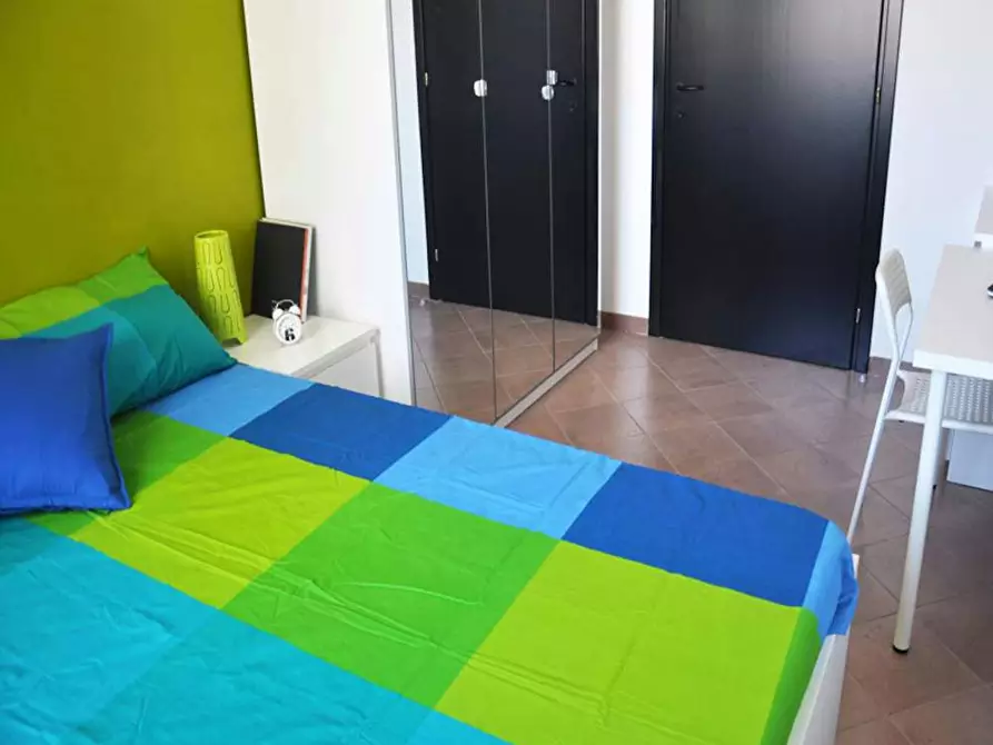 Immagine 7 di Camera in affitto  in Via Gustavo Fara a Milano