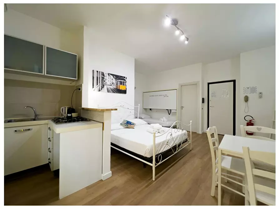 Immagine 2 di Appartamento in affitto  in Via Angelo Olivieri a Roma