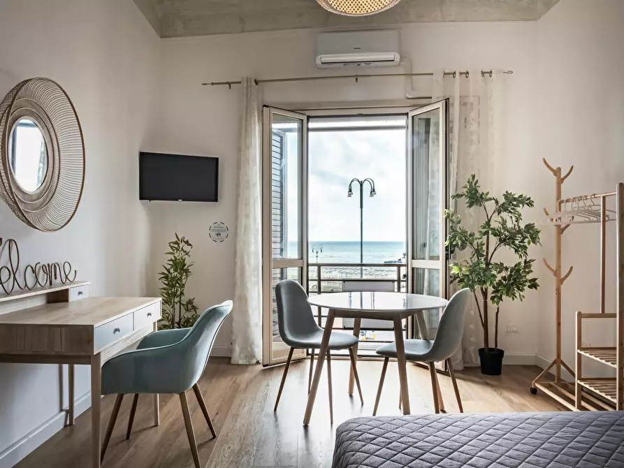 Immagine 3 di Appartamento in affitto  in Lungomare Paolo Toscanelli a Roma