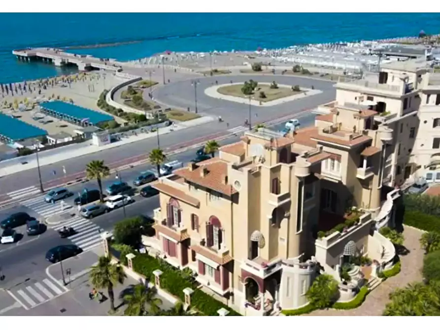 Immagine 10 di Appartamento in affitto  in Lungomare Paolo Toscanelli a Roma