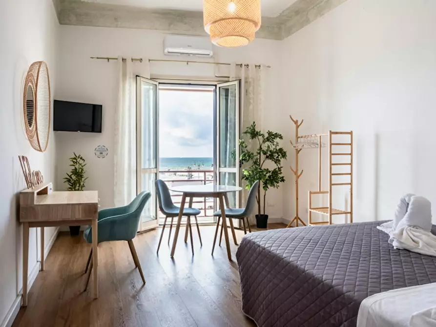 Immagine 1 di Appartamento in affitto  in Lungomare Paolo Toscanelli a Roma