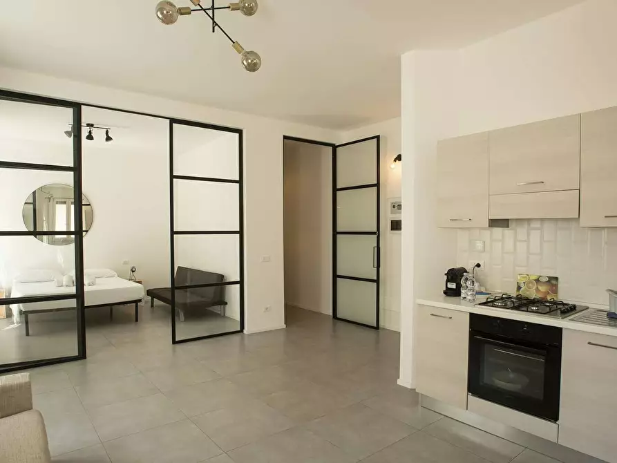 Immagine 5 di Appartamento in affitto  in Lungomare Paolo Toscanelli a Roma