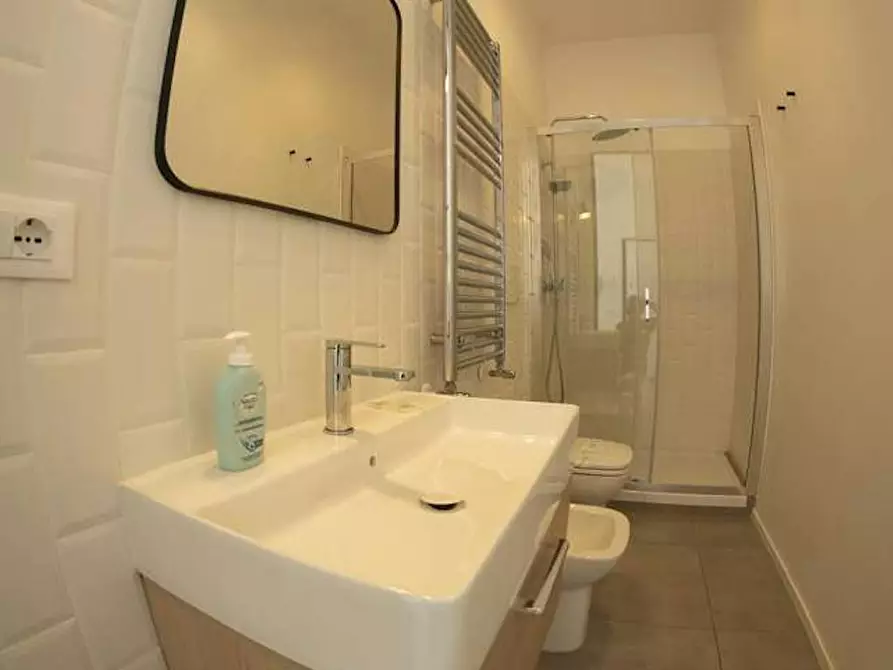 Immagine 7 di Appartamento in affitto  in Lungomare Paolo Toscanelli a Roma