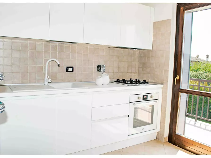 Immagine 5 di Appartamento in affitto  in Via Bersone a Roma