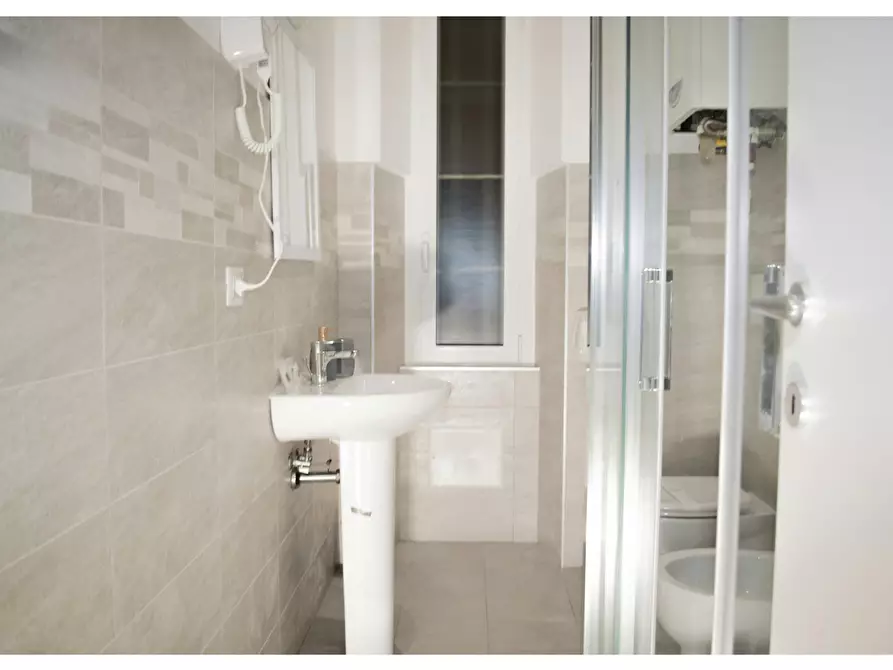 Immagine 7 di Appartamento in affitto  in Via Tuscolana a Roma