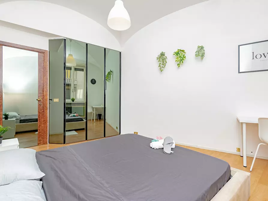 Immagine 6 di Camera in affitto  in Via Cesare Battisti a Milano