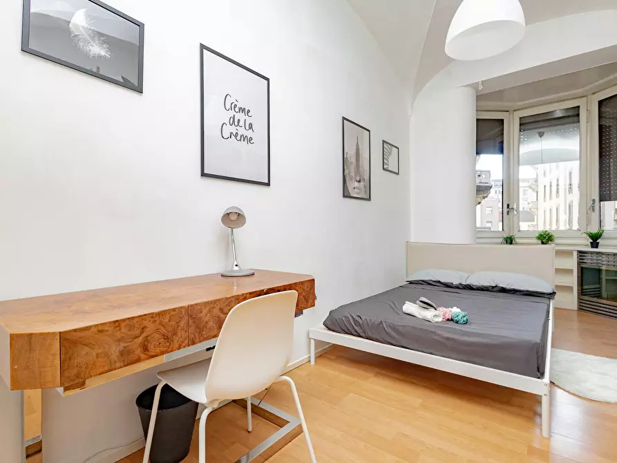 Immagine 2 di Camera in affitto  in Via Cesare Battisti a Milano