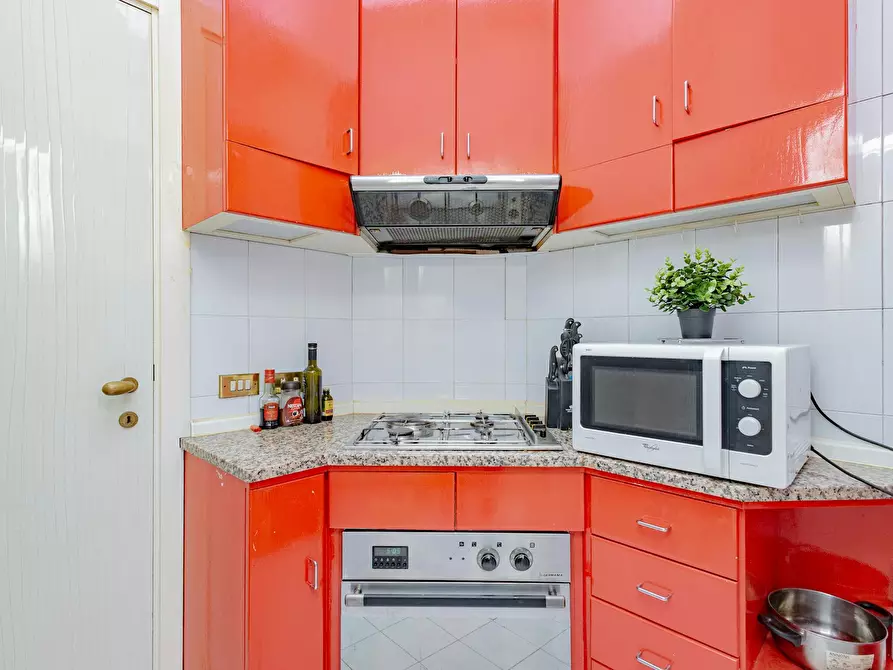 Immagine 10 di Camera in affitto  in Via Cesare Battisti a Milano