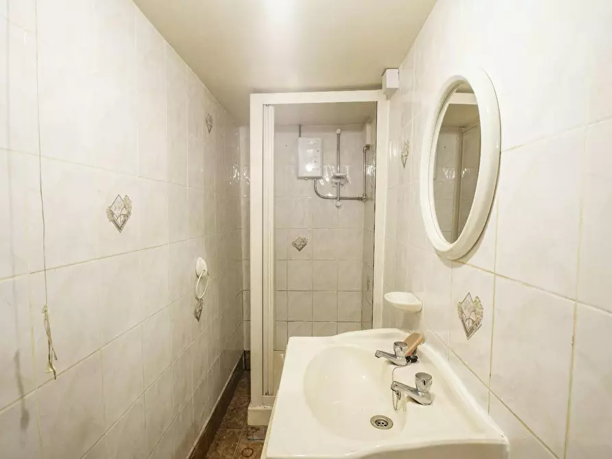 Immagine 5 di Camera in affitto  in Equitable Street a 