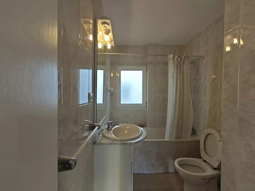 Immagine 6 di Camera in affitto  in Matilde García del Real a Oviedo