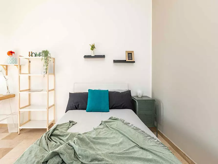 Immagine 7 di Camera in affitto  in Via Arcivescovo Romilli a Milano