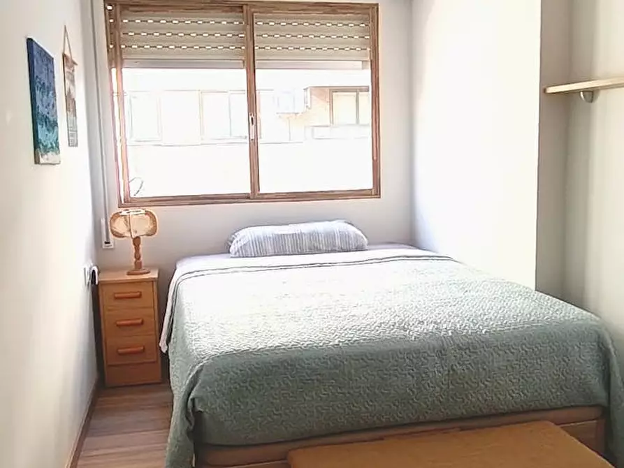 Immagine 2 di Camera in affitto  in Carrer de la Puebla de Valverde a Valencia