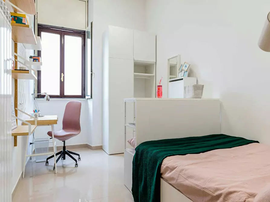 Immagine 1 di Camera in affitto  in Via Boncompagni a Roma