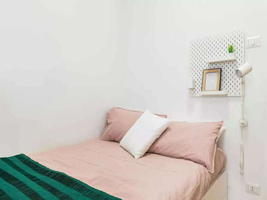 Immagine 2 di Camera in affitto  in Via Boncompagni a Roma