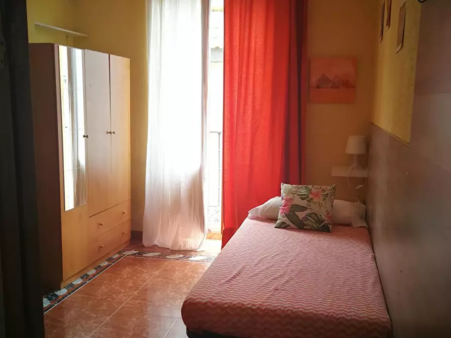 Immagine 1 di Camera in affitto  in Calle de Jesús del Valle a Madrid