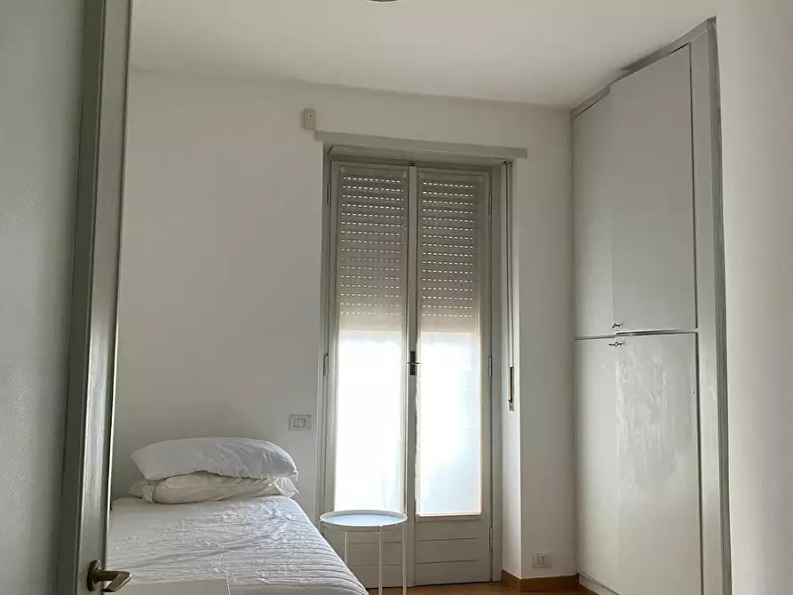 Immagine 3 di Camera in affitto  in Via Carlo Ravizza a Milano