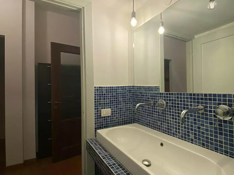 Immagine 10 di Camera in affitto  in Via Carlo Ravizza a Milano