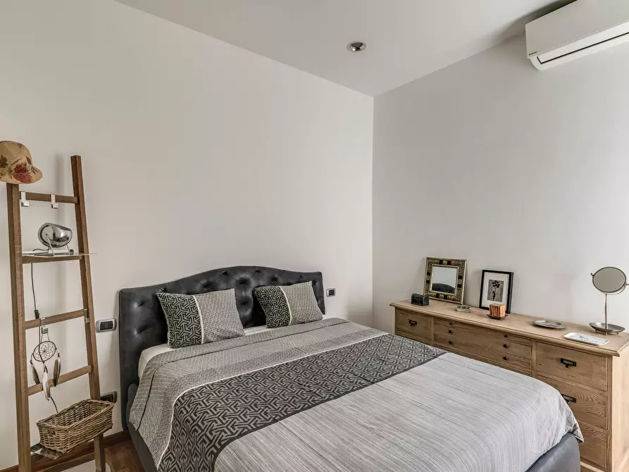 Immagine 5 di Appartamento in affitto  in Via Raffaele De Cesare a Roma