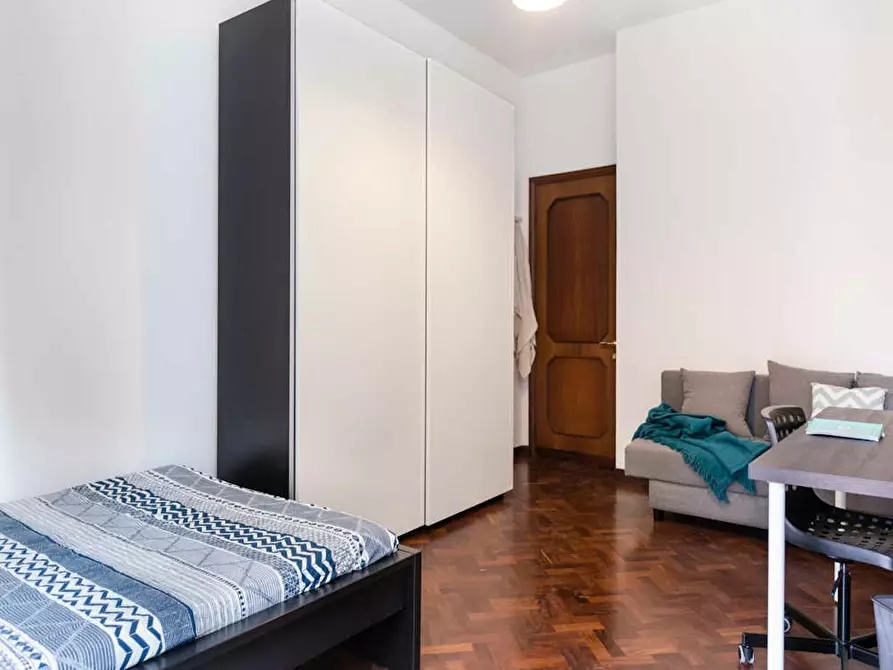 Immagine 7 di Camera in affitto  in Viale Giovanni Vicini a Bologna