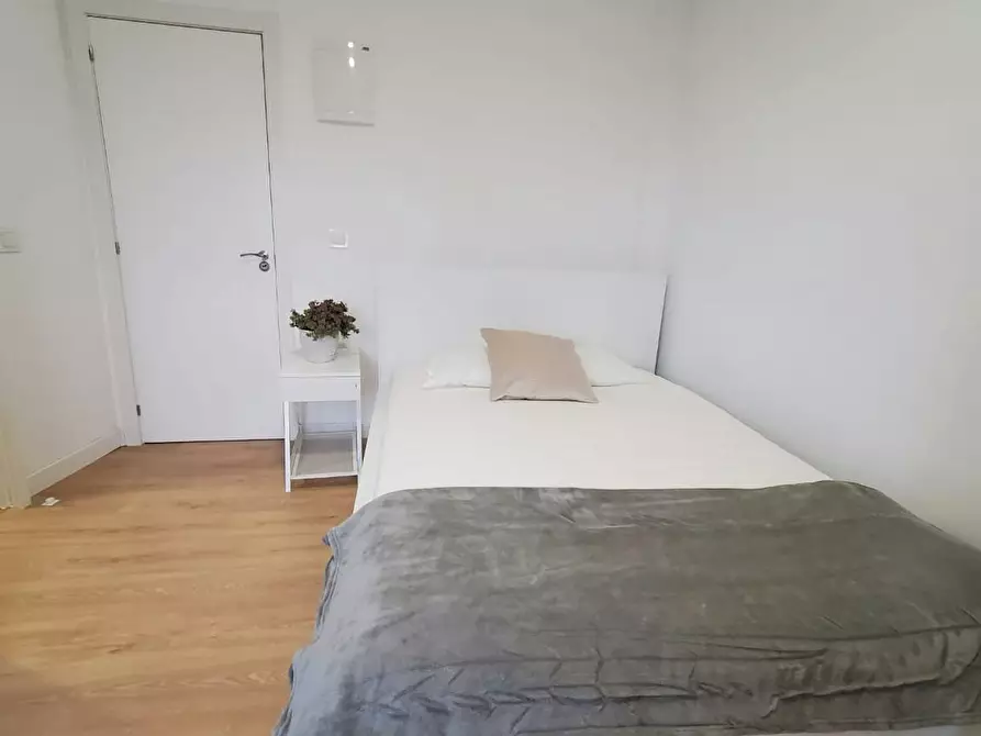 Immagine 7 di Appartamento in affitto  in Glorieta de Cuatro Caminos a Madrid