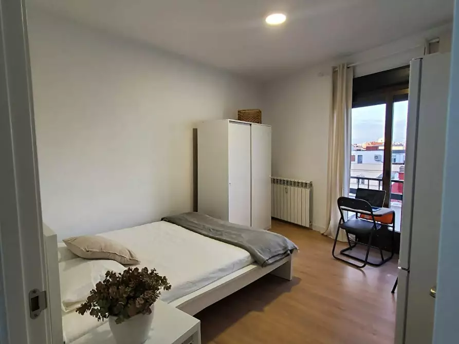 Immagine 1 di Appartamento in affitto  in Glorieta de Cuatro Caminos a Madrid
