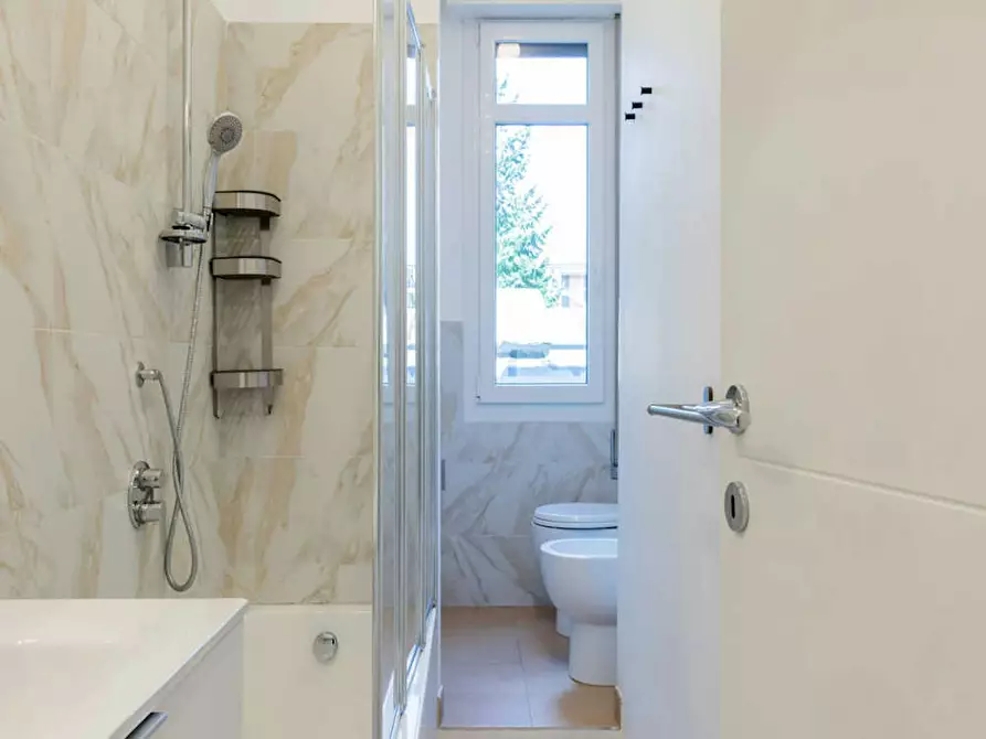 Immagine 10 di Camera in affitto  in Viale Carlo Espinasse a Milano