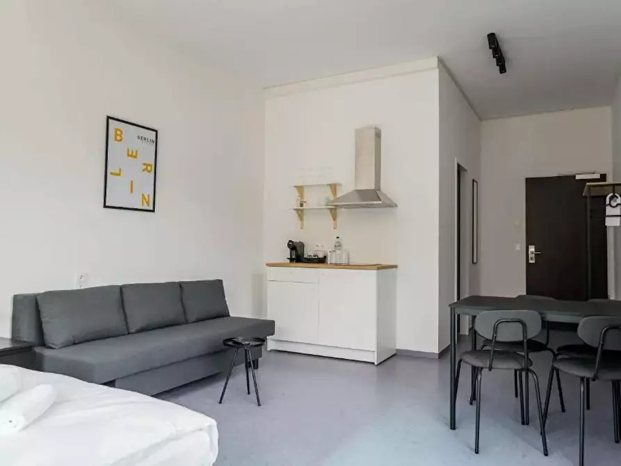 Immagine 5 di Appartamento in affitto  in Saalestraße a Berlin