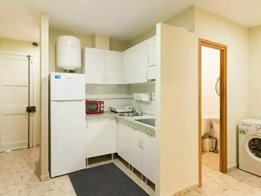 Immagine 3 di Camera in affitto  in Carrer de Besalú a Barcelona