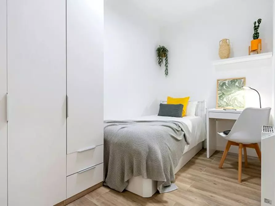 Immagine 1 di Camera in affitto  in Carrer de Sant Lluís a Reus