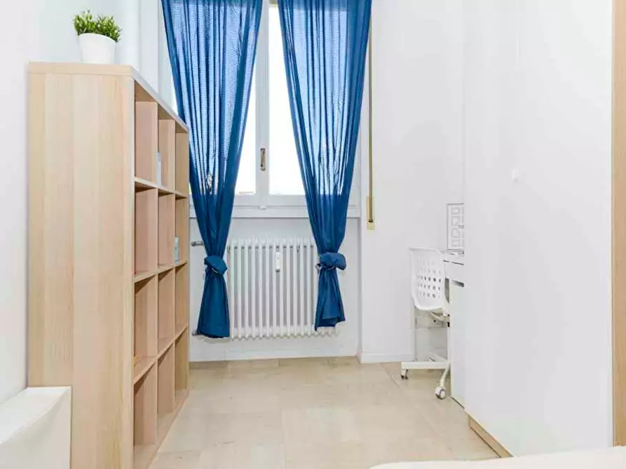 Immagine 7 di Camera in affitto  in Via Sulmona a Milano