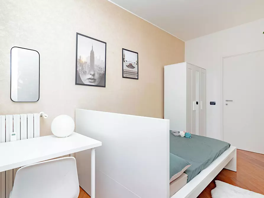 Immagine 4 di Camera in affitto  in Via Francesco Caracciolo a Milano