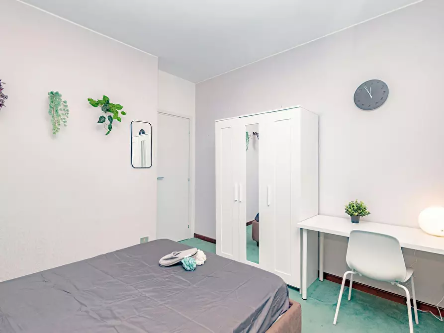 Immagine 5 di Camera in affitto  in Via Francesco Caracciolo a Milano