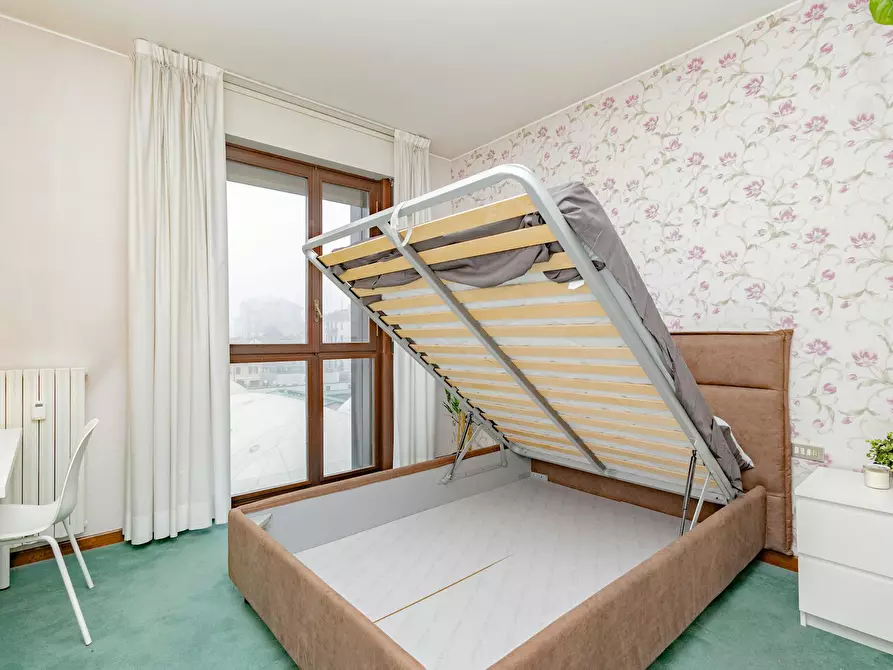 Immagine 8 di Camera in affitto  in Via Francesco Caracciolo a Milano