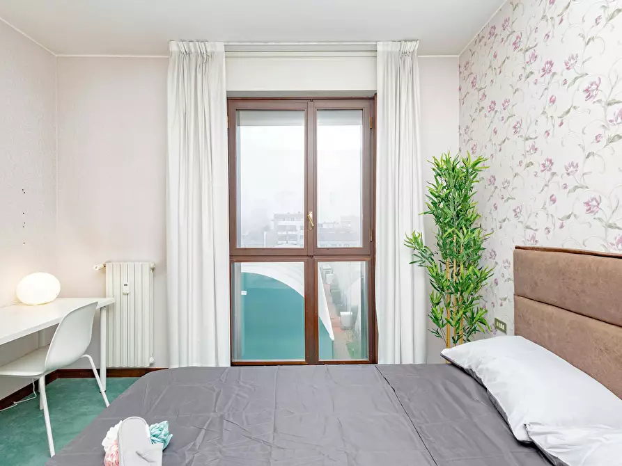 Immagine 2 di Camera in affitto  in Via Francesco Caracciolo a Milano