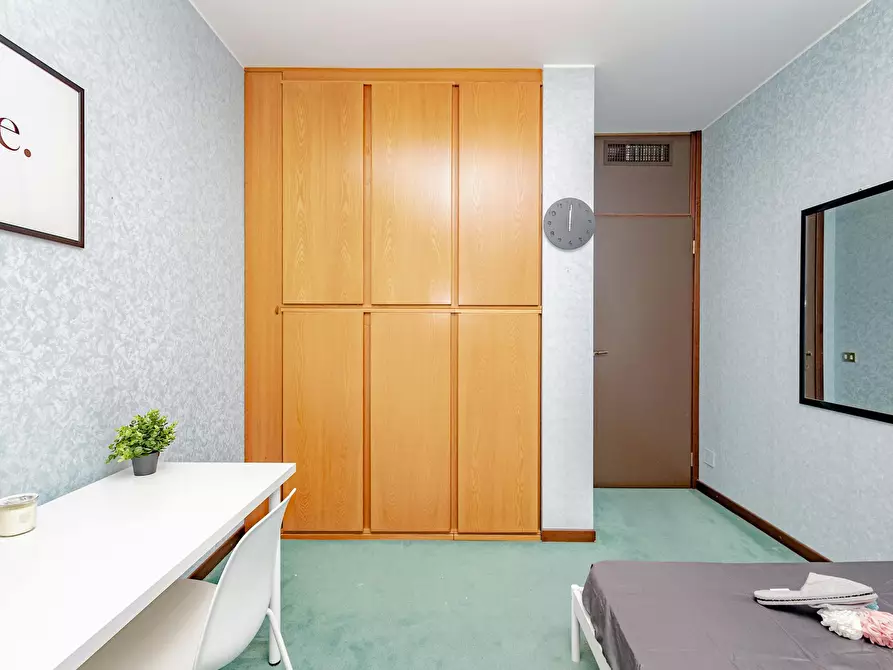 Immagine 6 di Camera in affitto  in Via Francesco Caracciolo a Milano