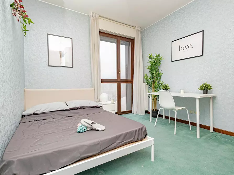 Immagine 3 di Camera in affitto  in Via Francesco Caracciolo a Milano