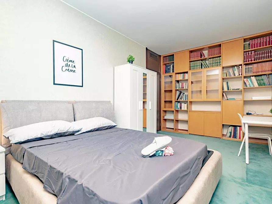 Immagine 5 di Camera in affitto  in Via Francesco Caracciolo a Milano