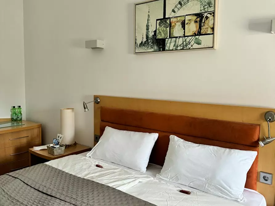 Immagine 4 di Camera in affitto  in Hüttenstraße a Düsseldorf