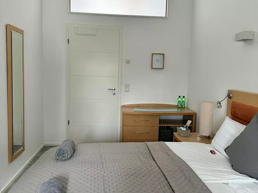 Immagine 4 di Camera in affitto  in Hüttenstraße a Düsseldorf