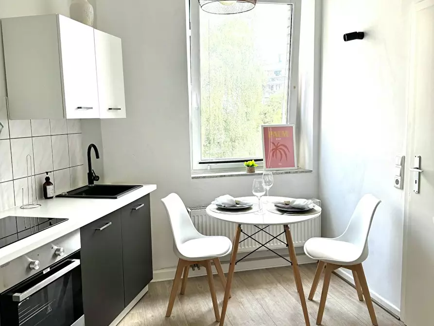 Immagine 1 di Appartamento in affitto  in Hüttenstraße a Düsseldorf