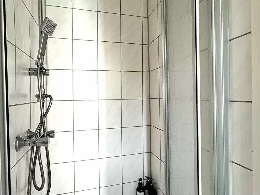 Immagine 6 di Appartamento in affitto  in Hüttenstraße a Düsseldorf