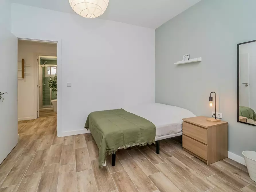 Immagine 3 di Camera in affitto  in Calle Democracia a Valladolid