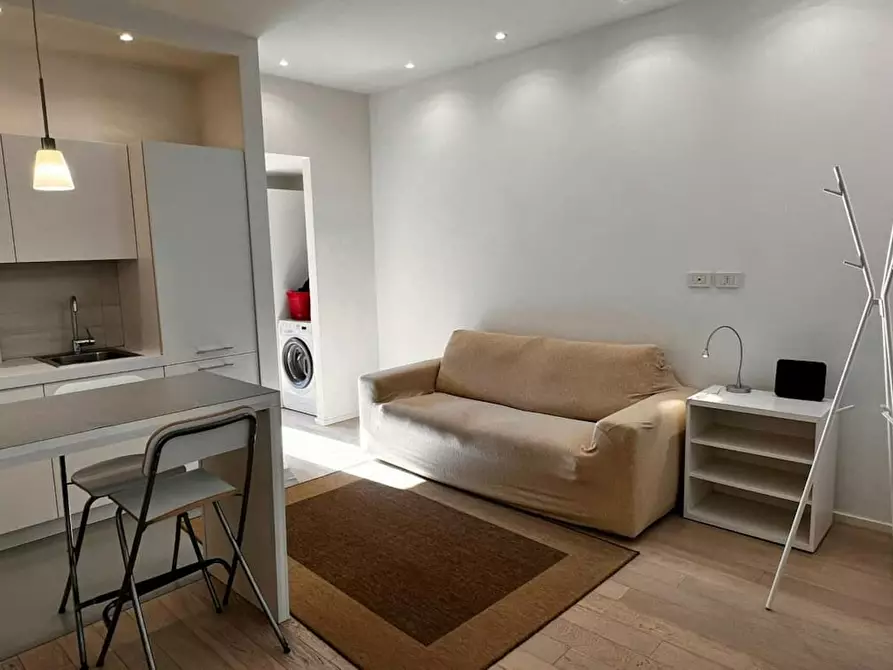 Immagine 2 di Appartamento in affitto  in Via Vigevano a Milano
