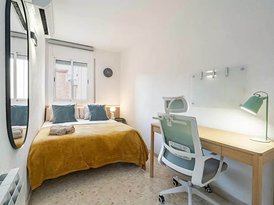 Immagine 1 di Camera in affitto  in Carrer de Vallparda a Hospitalet De Llobregat, L'