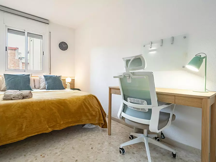 Immagine 2 di Camera in affitto  in Carrer de Vallparda a Hospitalet De Llobregat, L'