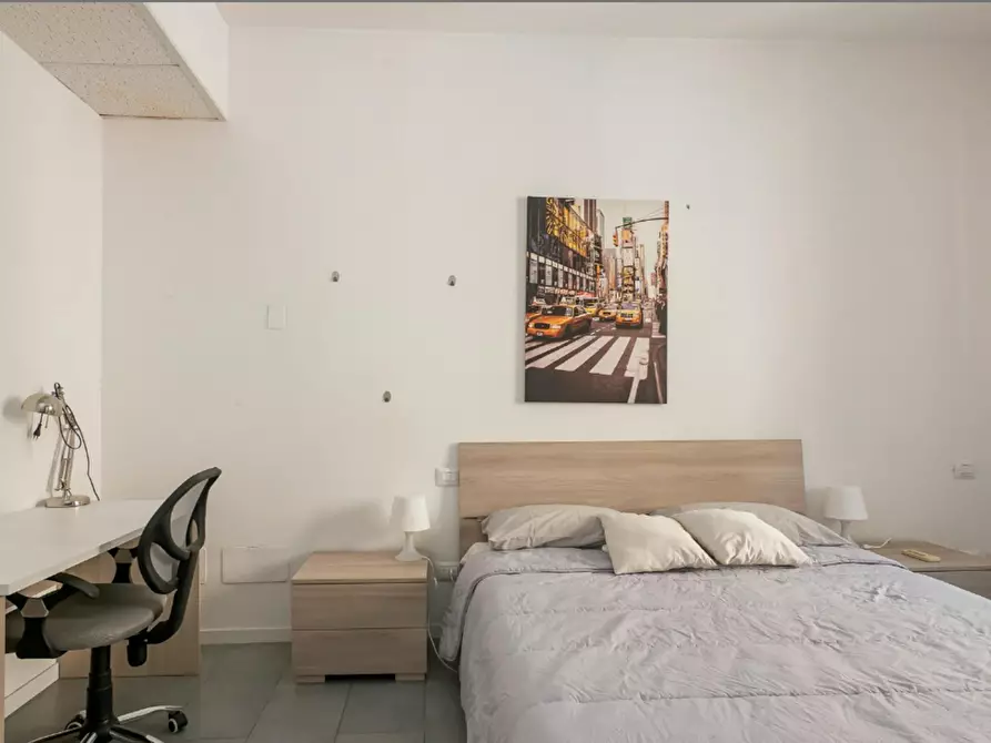 Immagine 2 di Camera in affitto  in Via Felice Casati a Milano