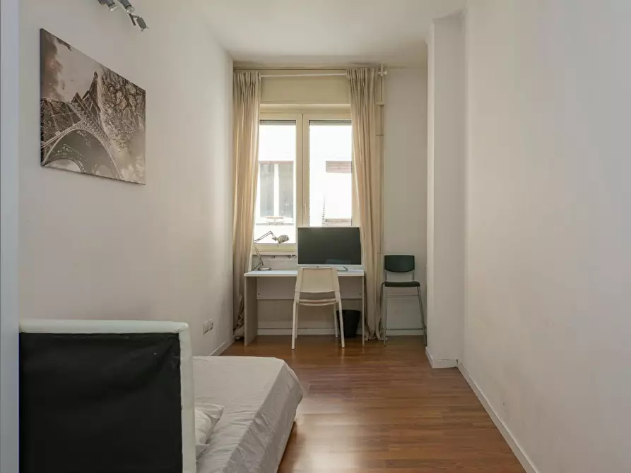 Immagine 3 di Camera in affitto  in Via Felice Casati a Milano