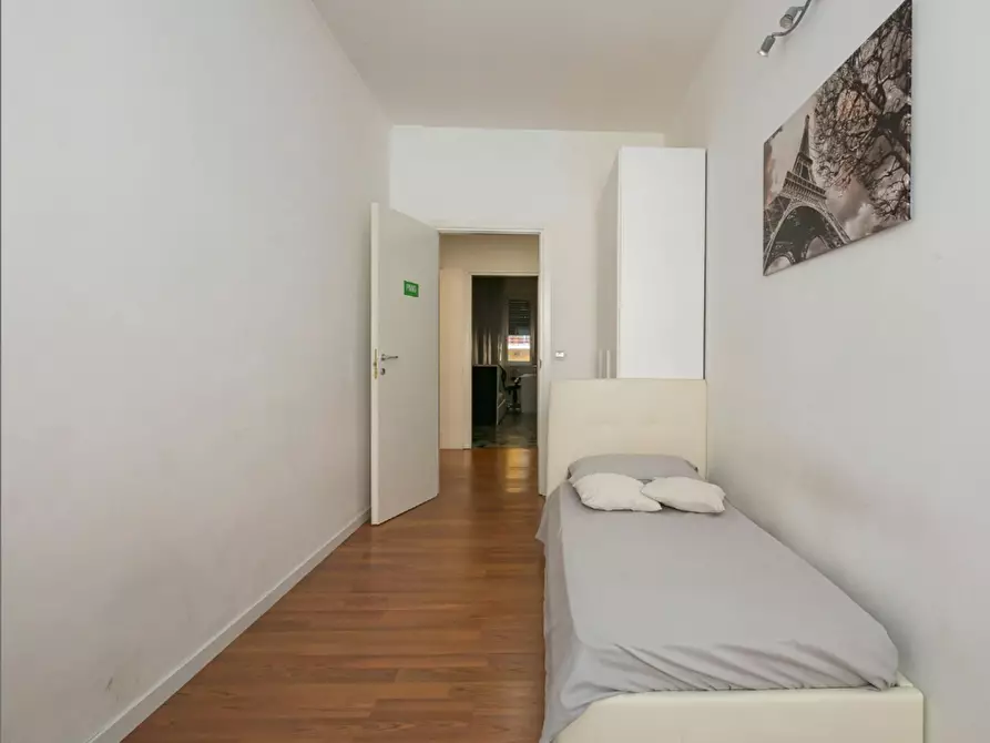 Immagine 1 di Camera in affitto  in Via Felice Casati a Milano